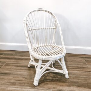 Fotelik wiklinowy Muszla mały biały