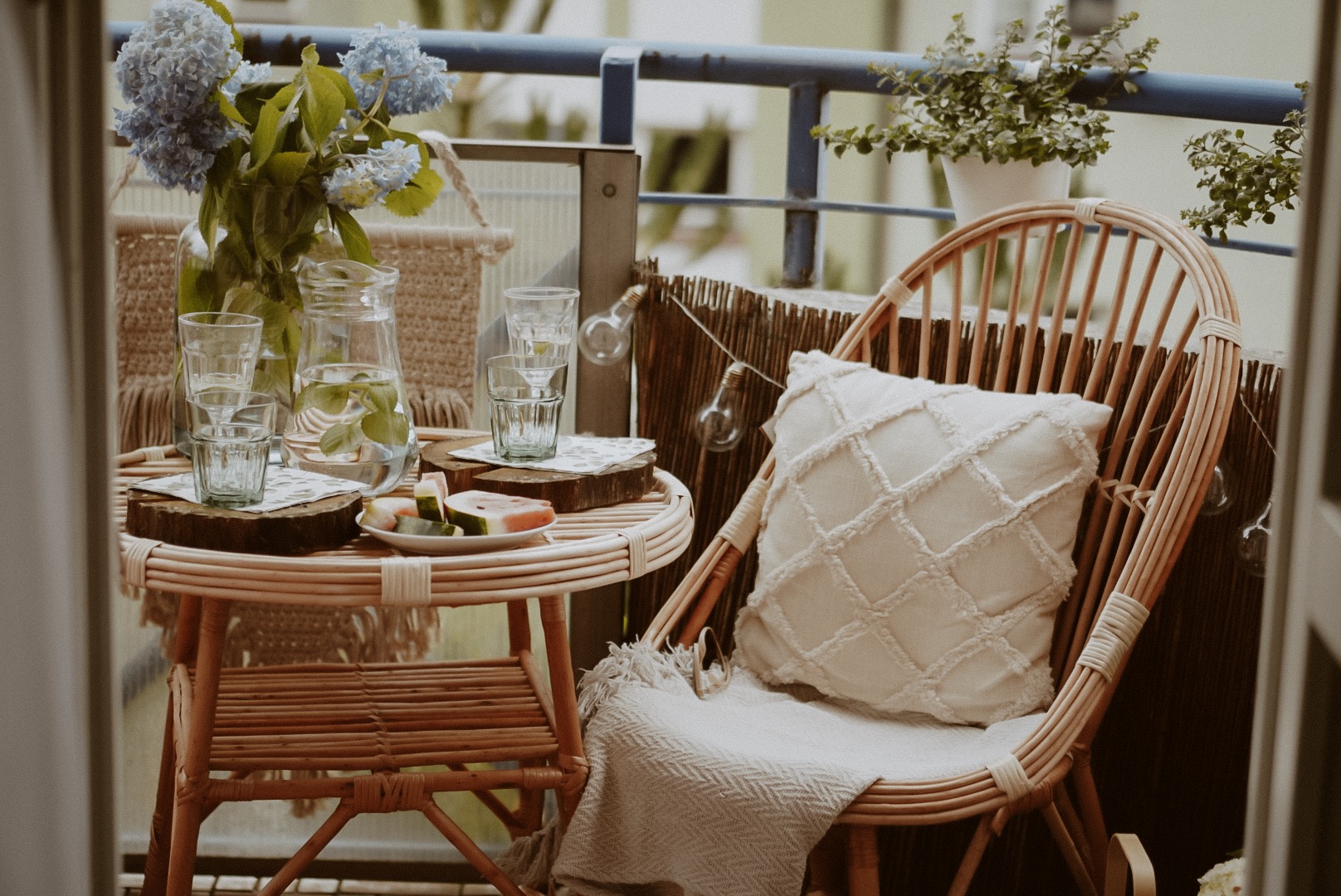 JAK URZĄDZIĆ BALKON LATEM ?